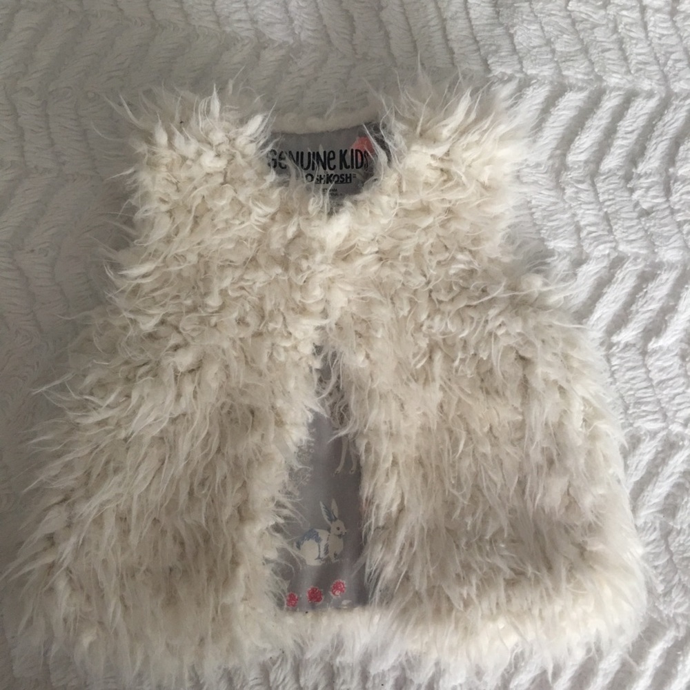 🦌🌸🌿Faux Fur Osh Kosh vest, size 12-18 months